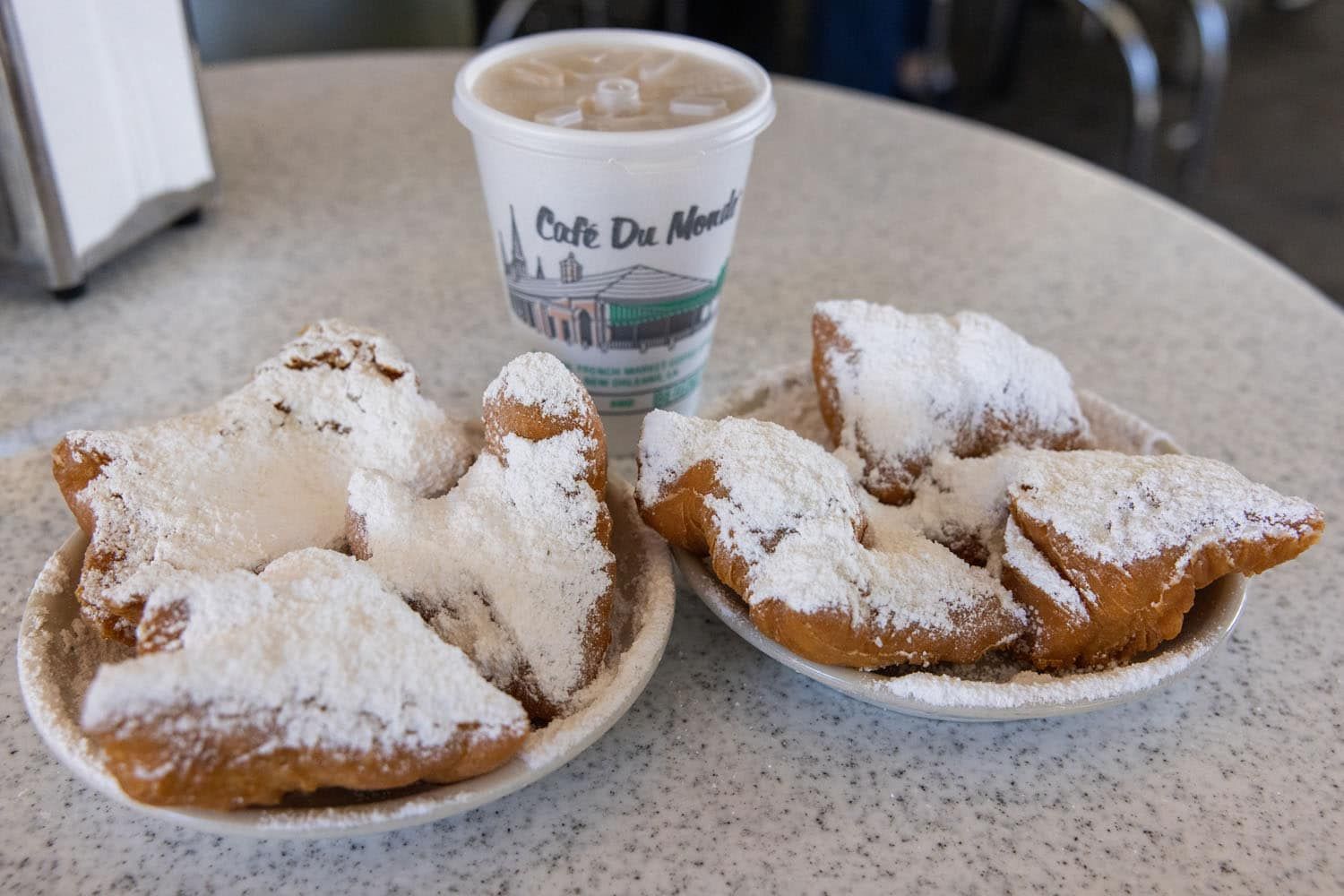 Cafe du Monde Beignets | Best Things to Do in New Orleans