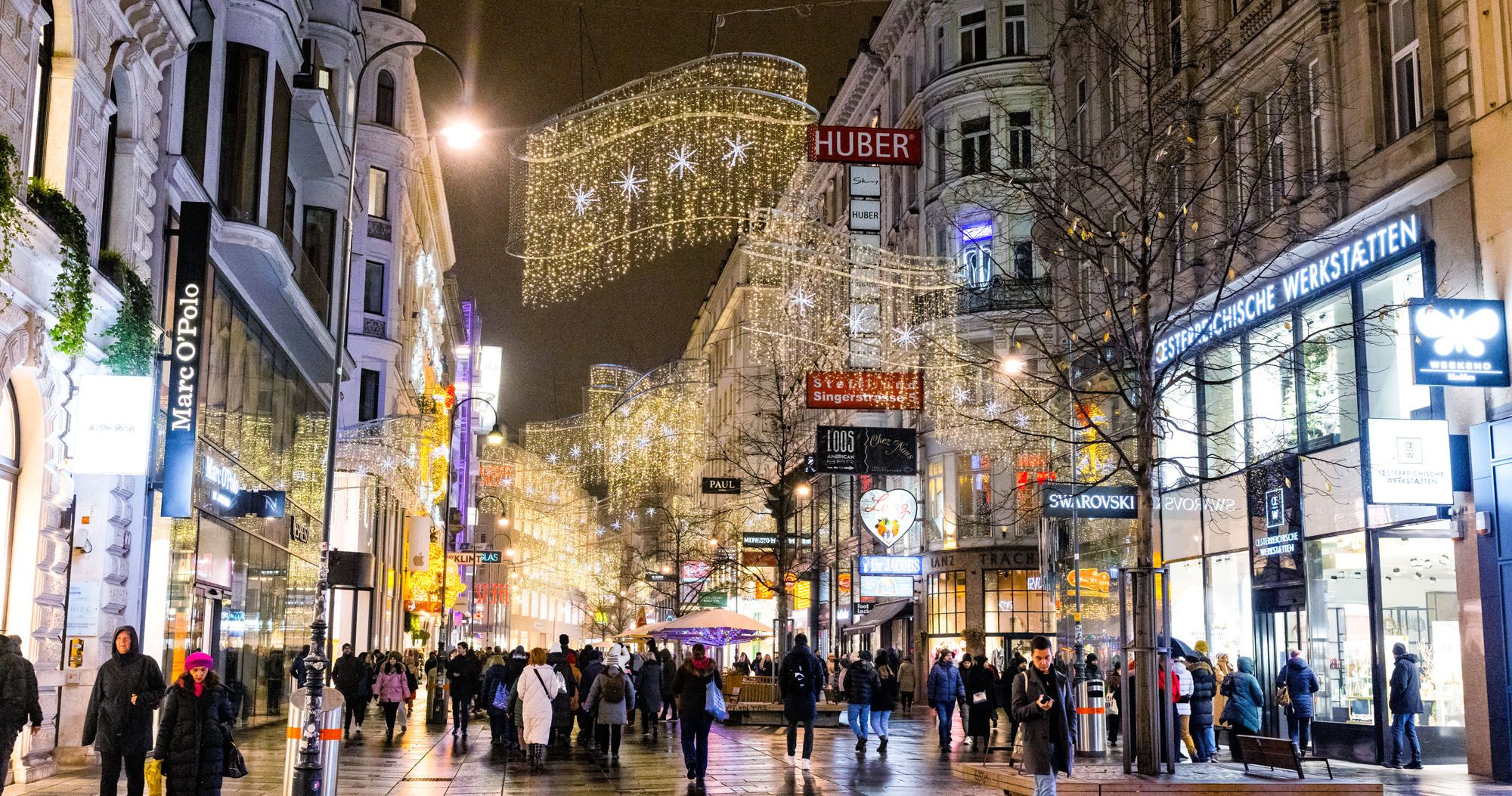 Featured image for “Christmas in Vienna: Christmas Lights Walking Tour & Festive Things to Do”
