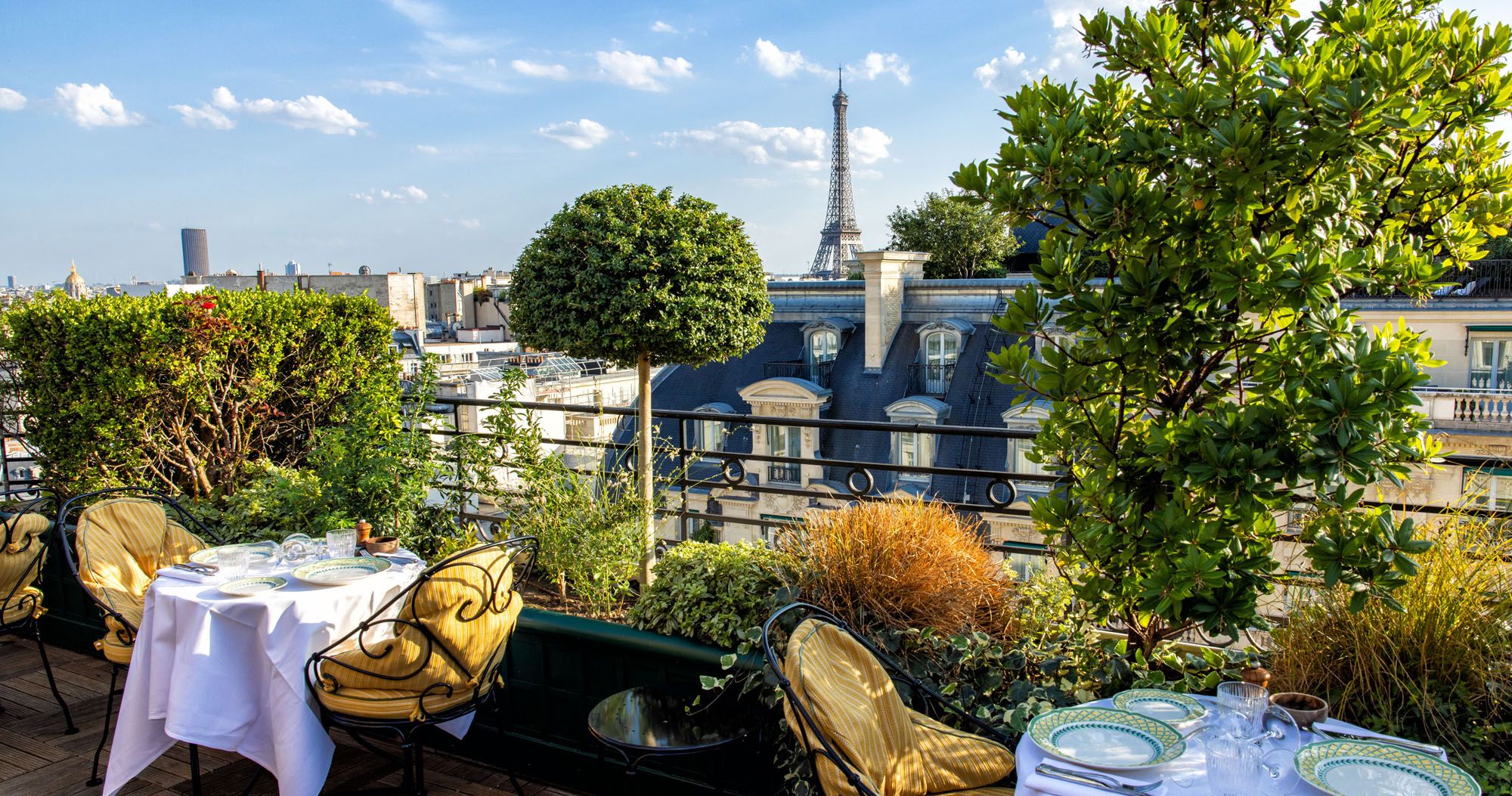 Featured image for “Rooftop Bars & Restaurants in Paris: Where to Dine with a View”