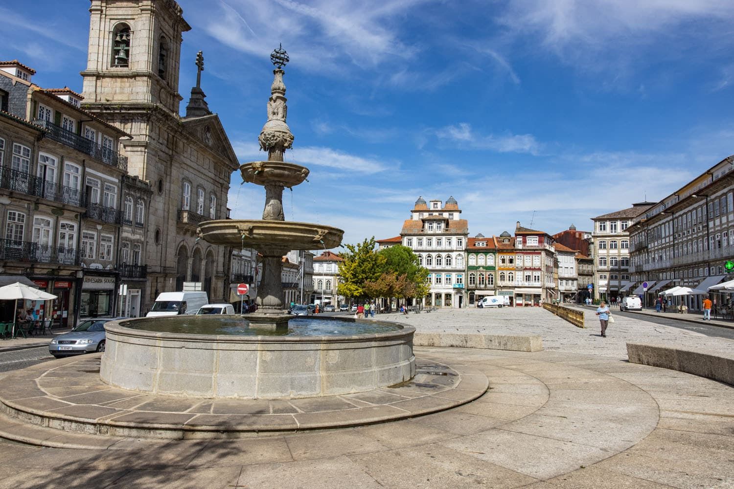 Largo do Toural Guimaraes | Things to Do in Guimarães