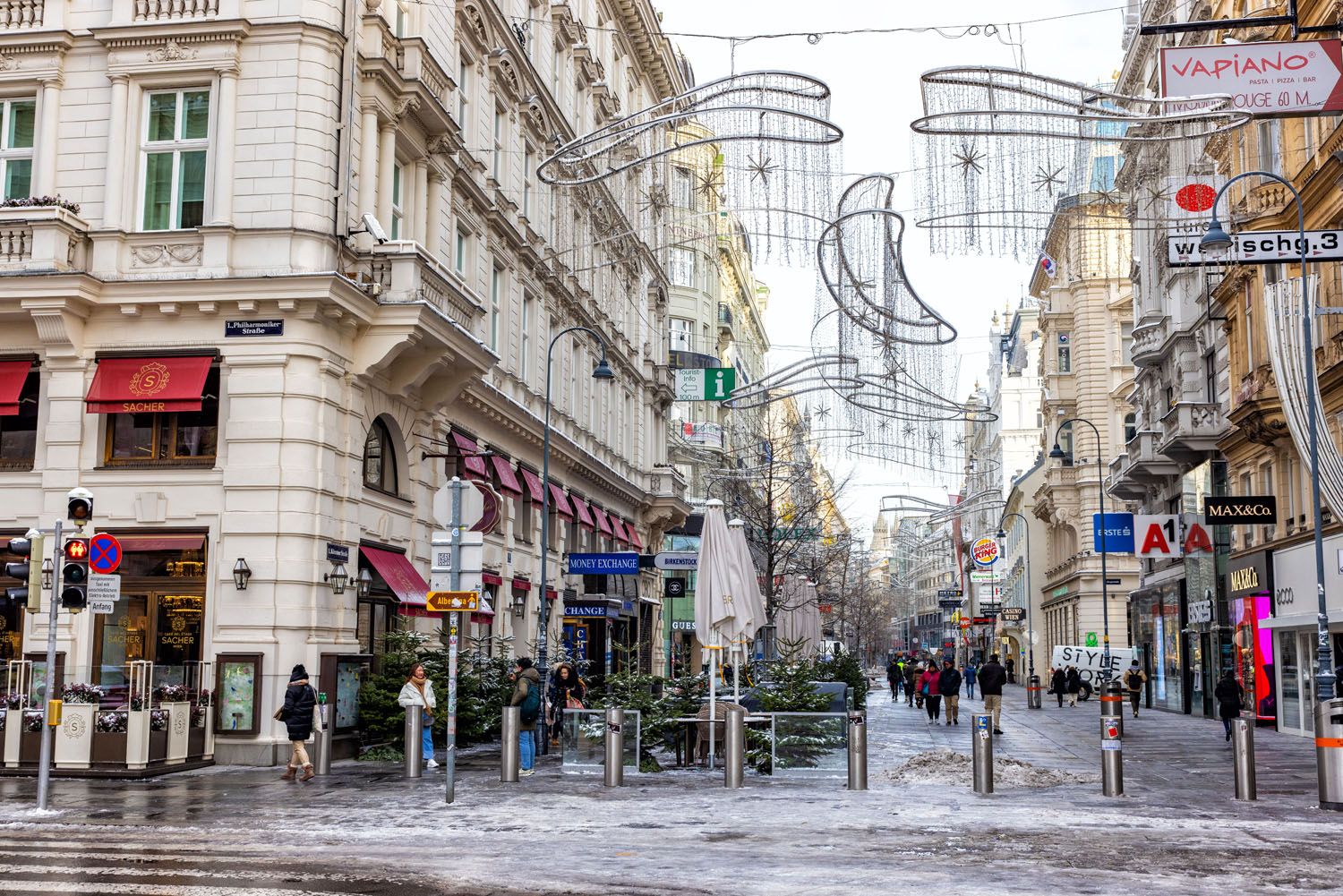 Kartner Strasse in December