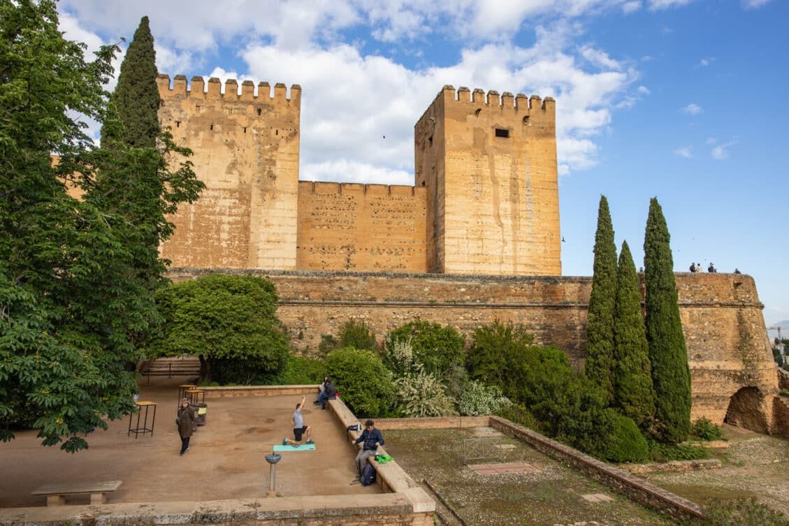 How to Visit the Alhambra 2024 Top Things to Do & Photos Earth Trekkers