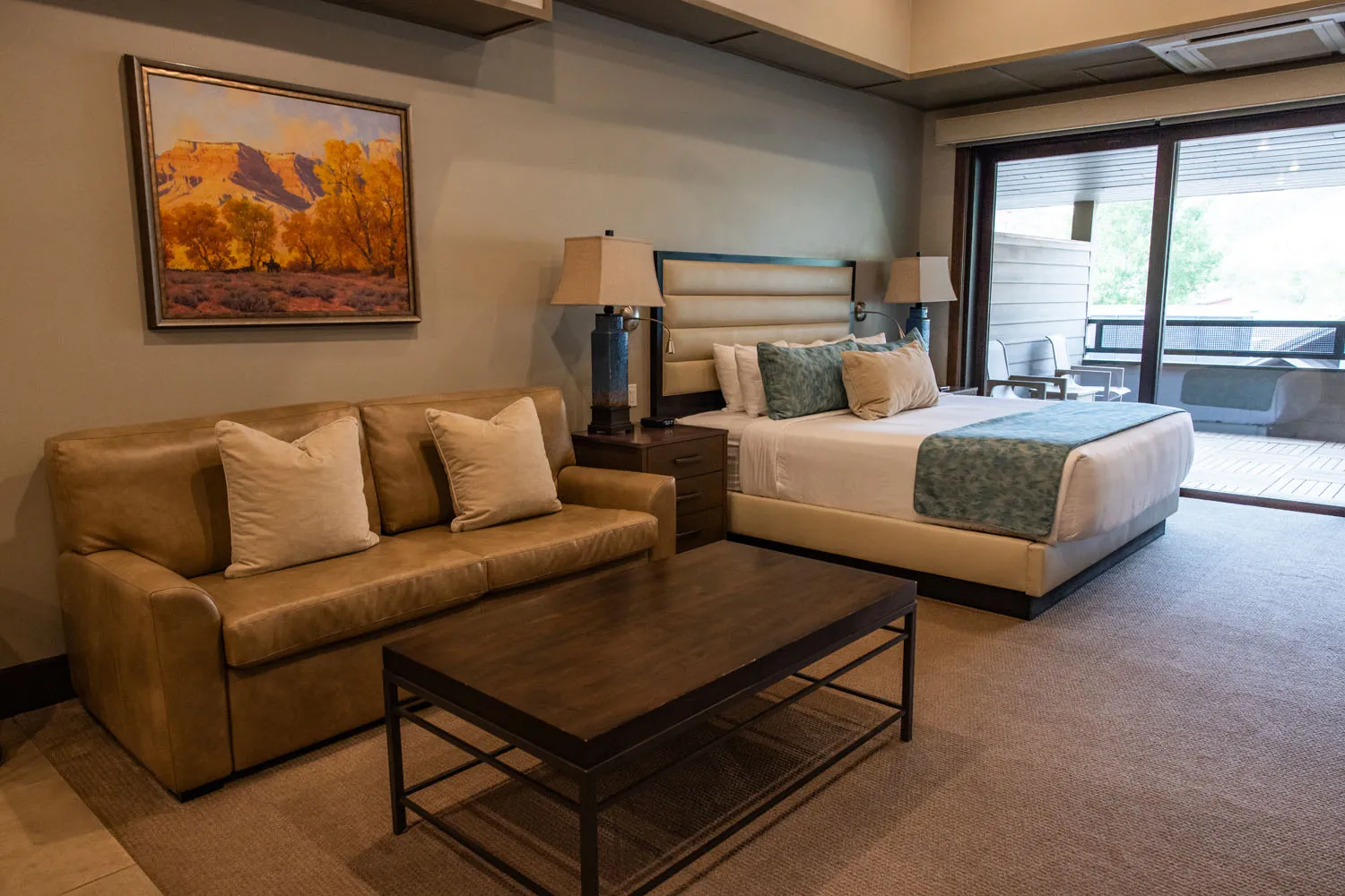 Cable Mountain Lodge Room