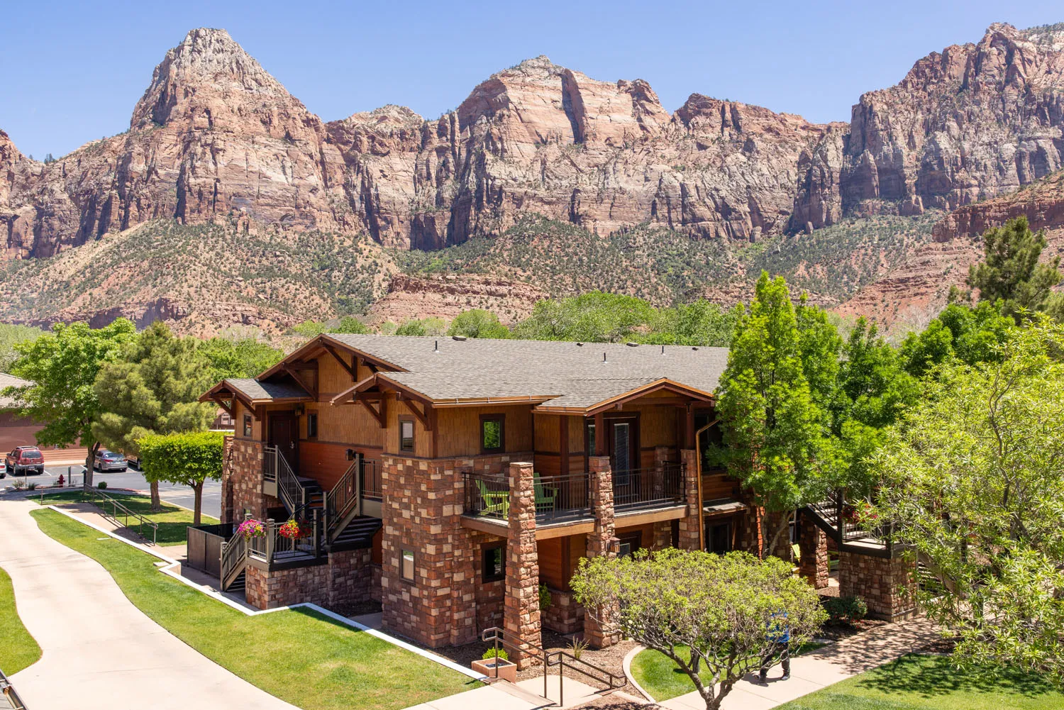 Cable Mountain Lodge