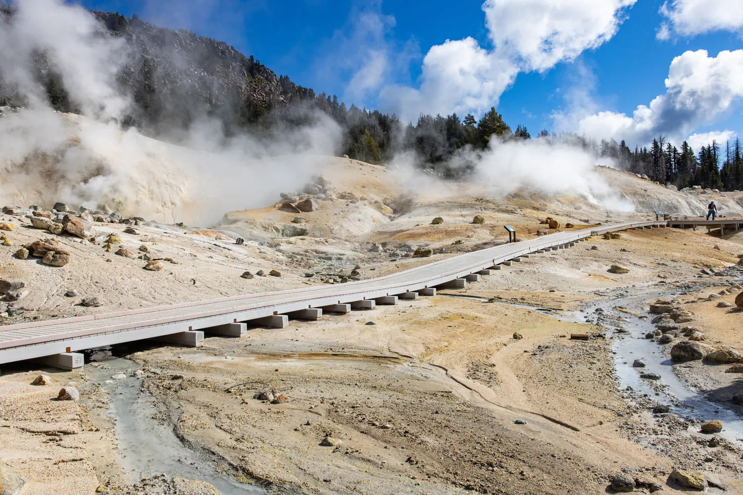 How to Hike Bumpass Hell