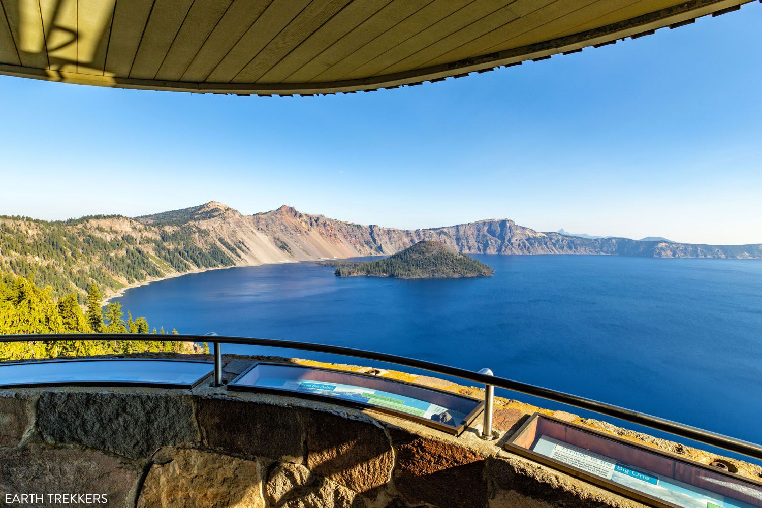 Sinnott Memorial Overlook Crater Lake