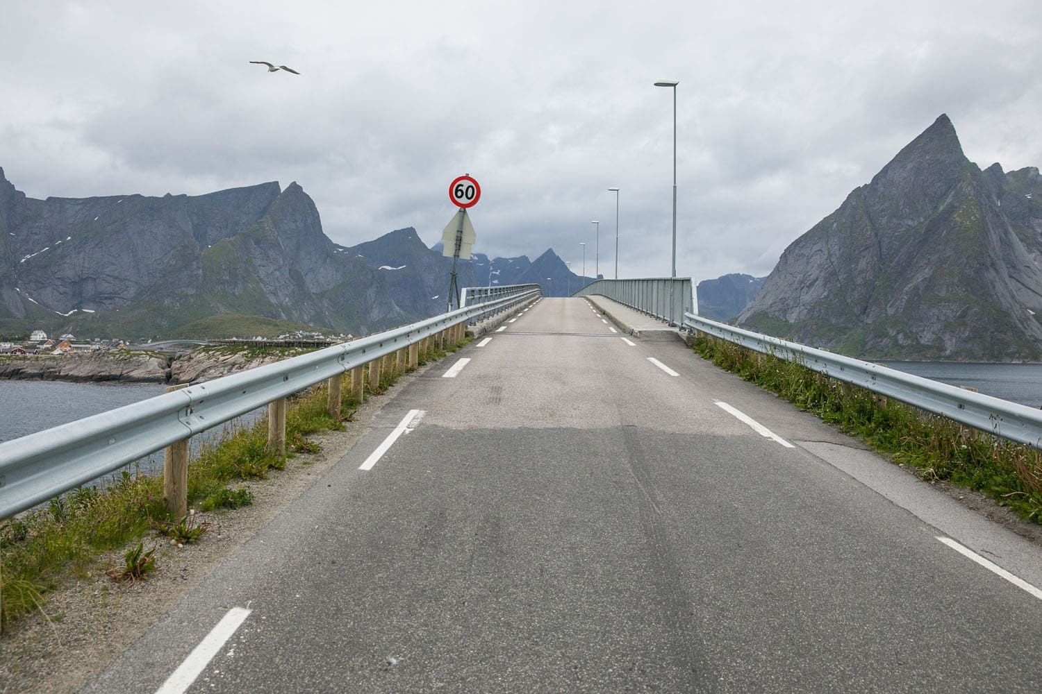 Photo of the Hamnoy Viewpoint road and where to get the iconic photo