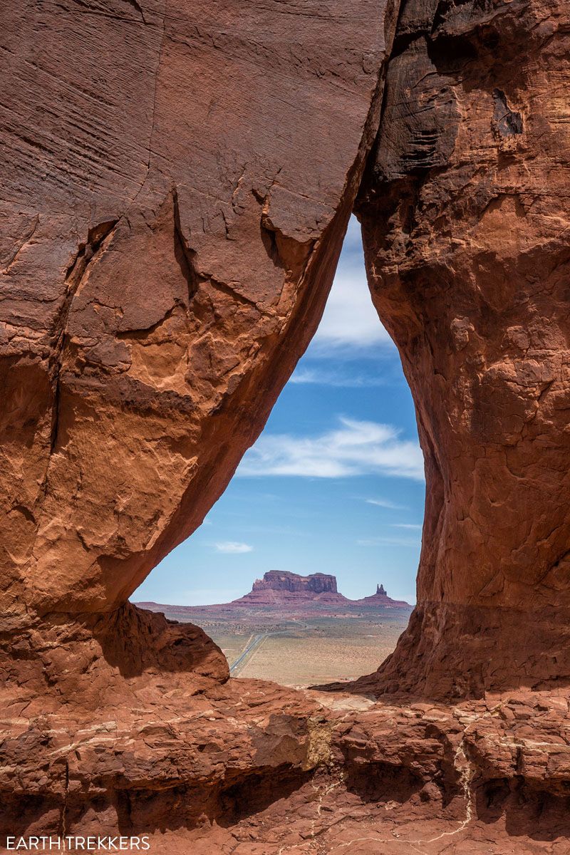 Teardrop Arch Monument Valley