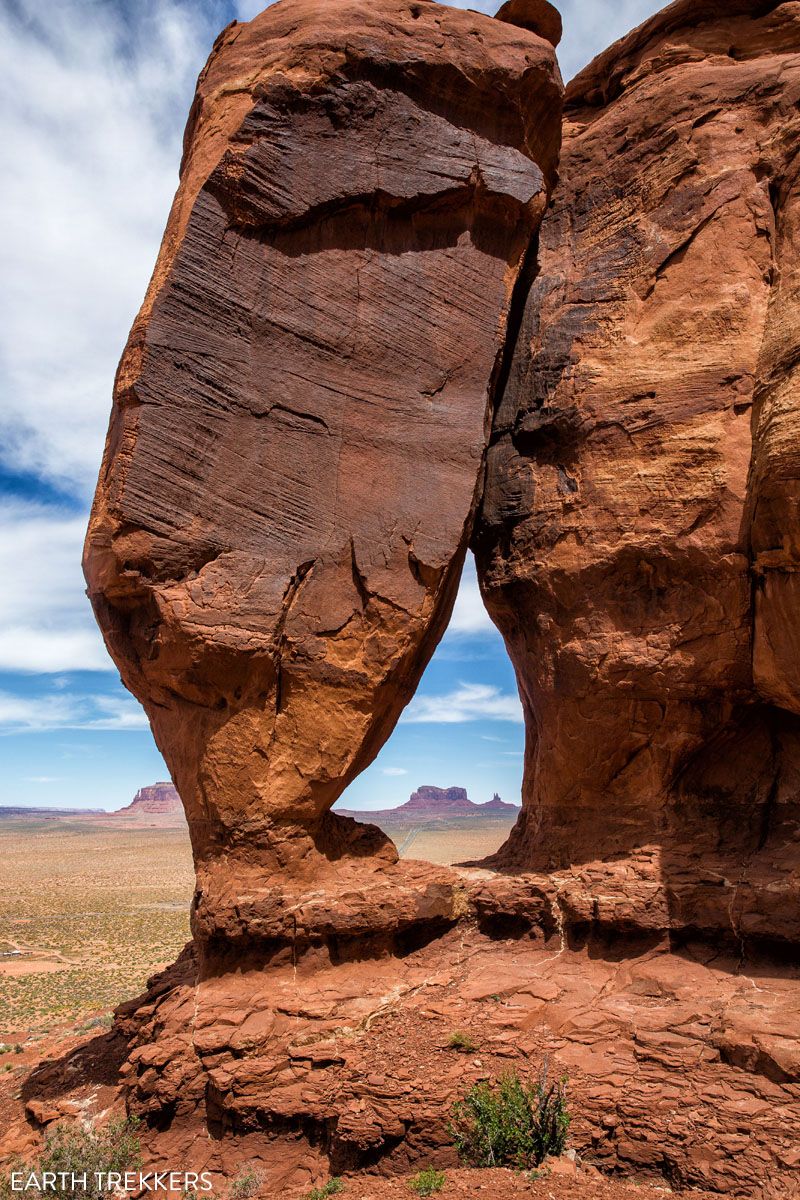 Teardrop Arch Photo Monument Valley